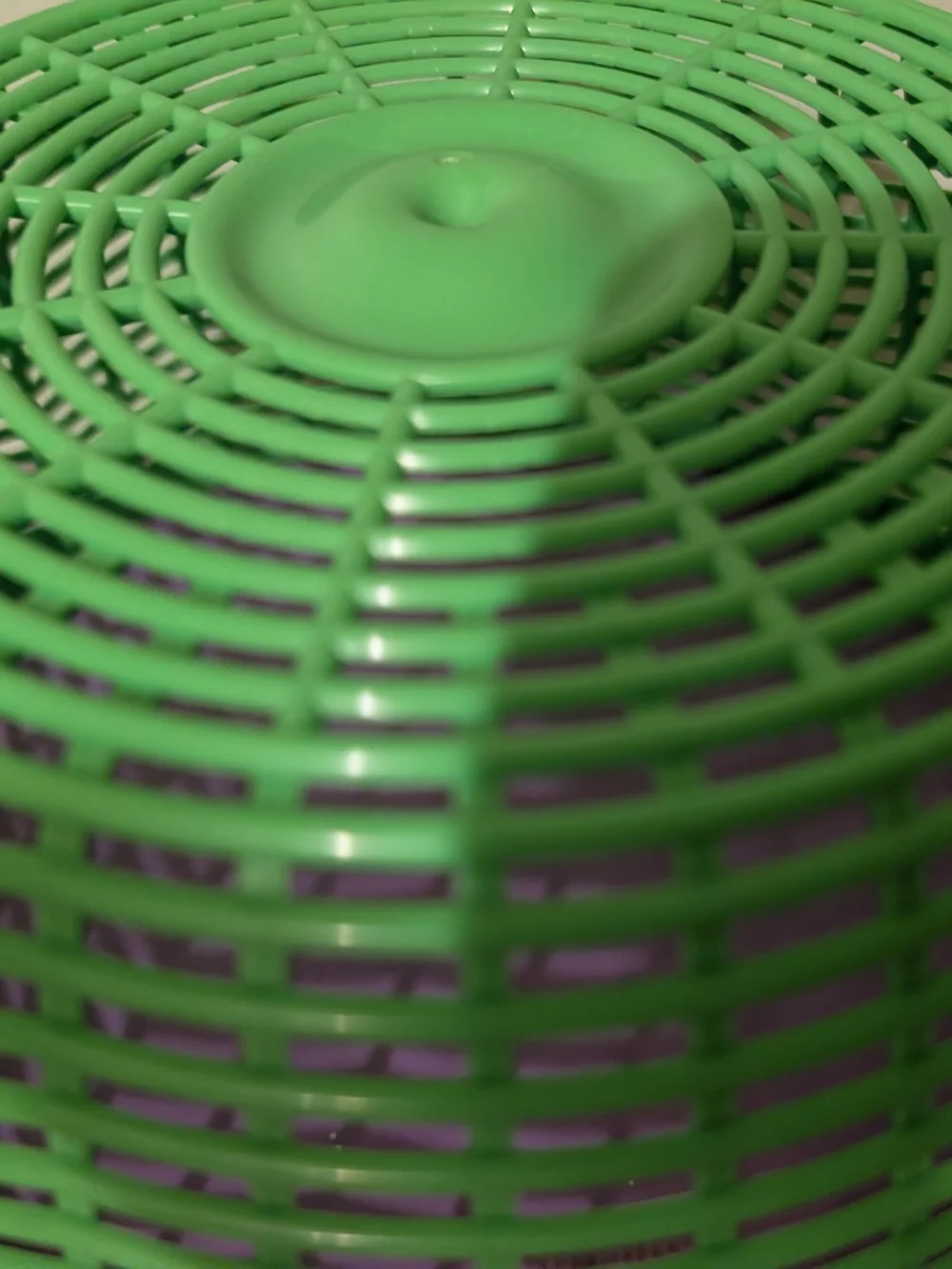 Green Farberware Manual Salad Spinner Bowl with Cream Lid